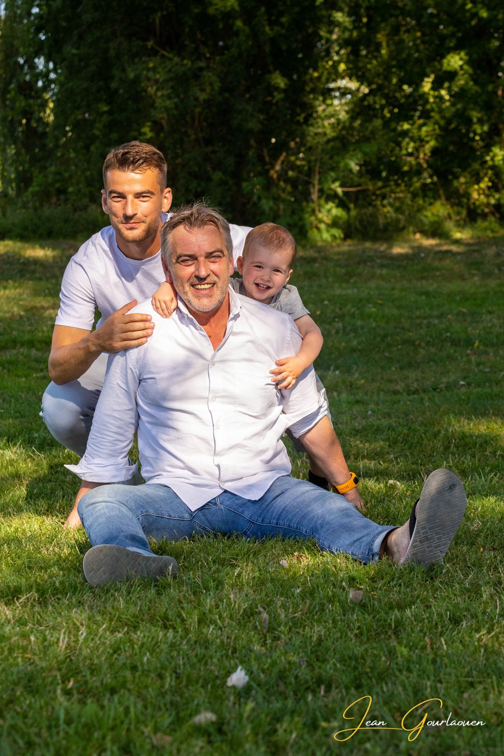 Portrait tendre parents-enfant